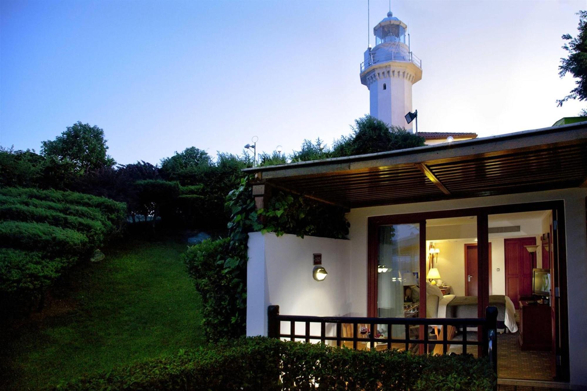 Renaissance Polat Istanbul Hotel Экстерьер фото The Lighthouse at the Cape
