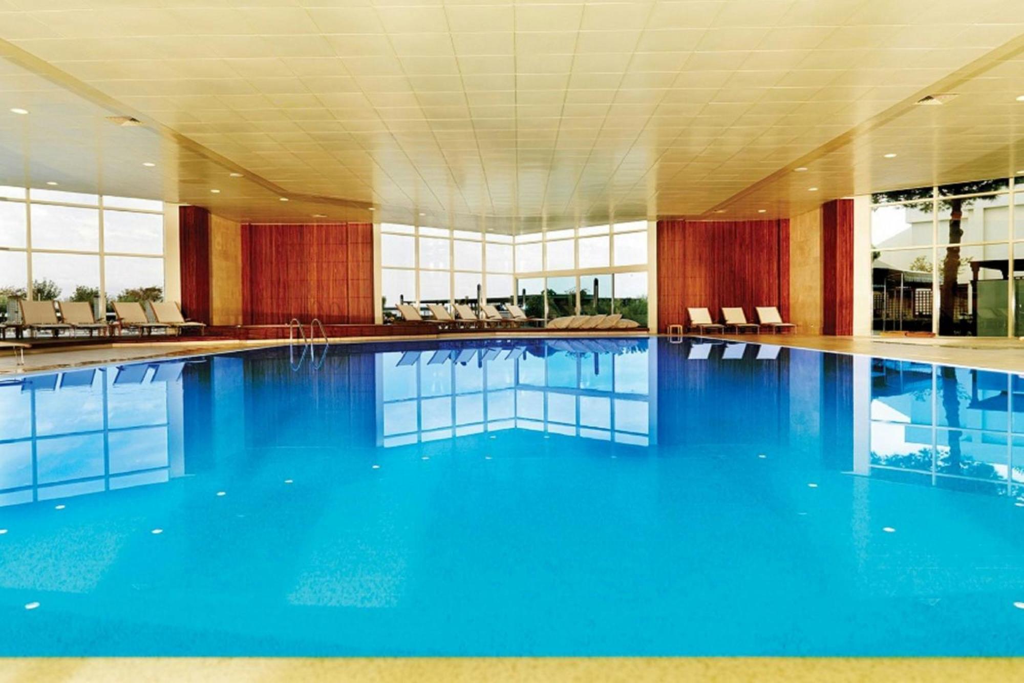Renaissance Polat Istanbul Hotel Экстерьер фото The pool at the 1018