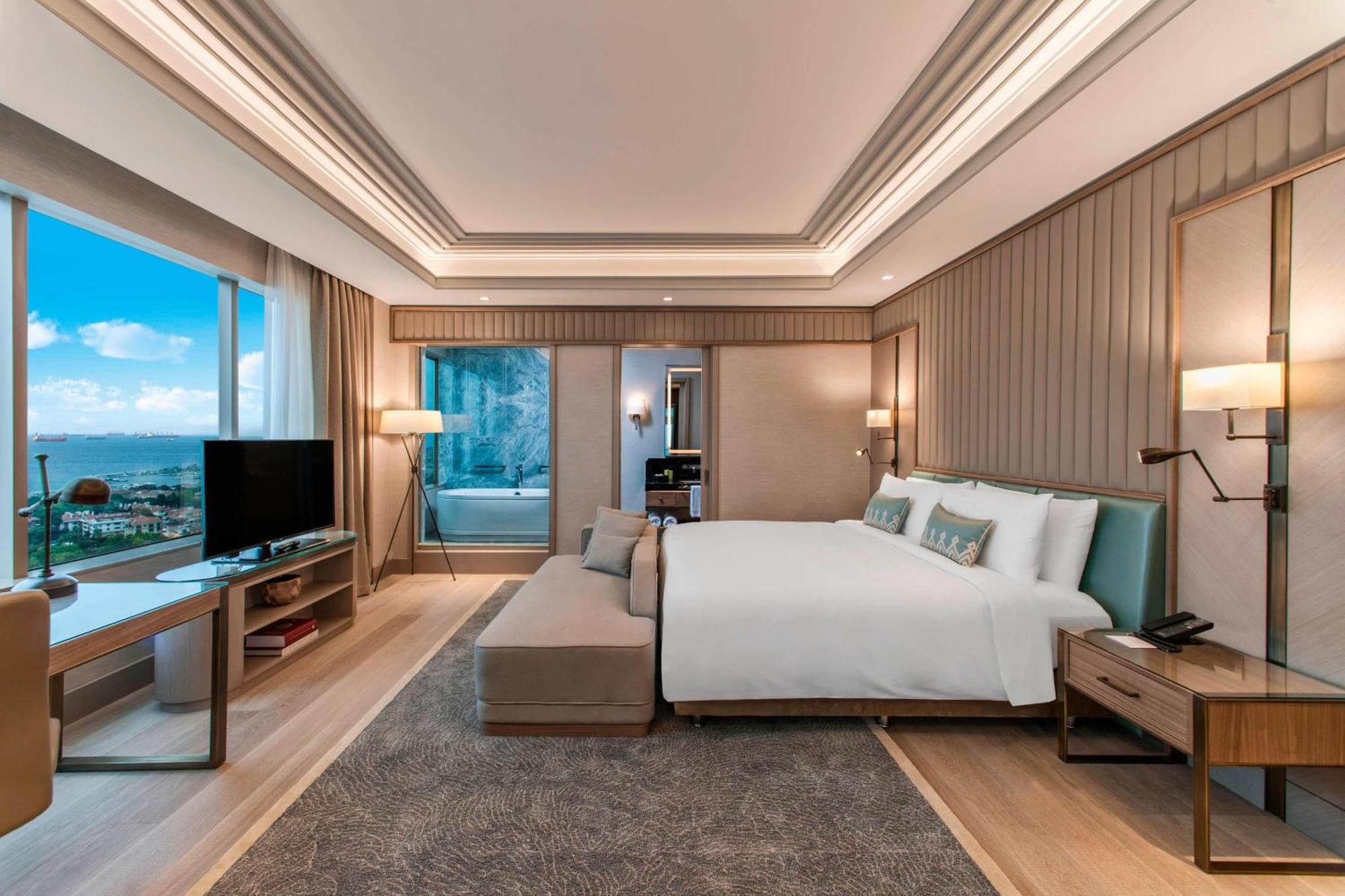 Renaissance Polat Istanbul Hotel Экстерьер фото A bedroom at the hotel