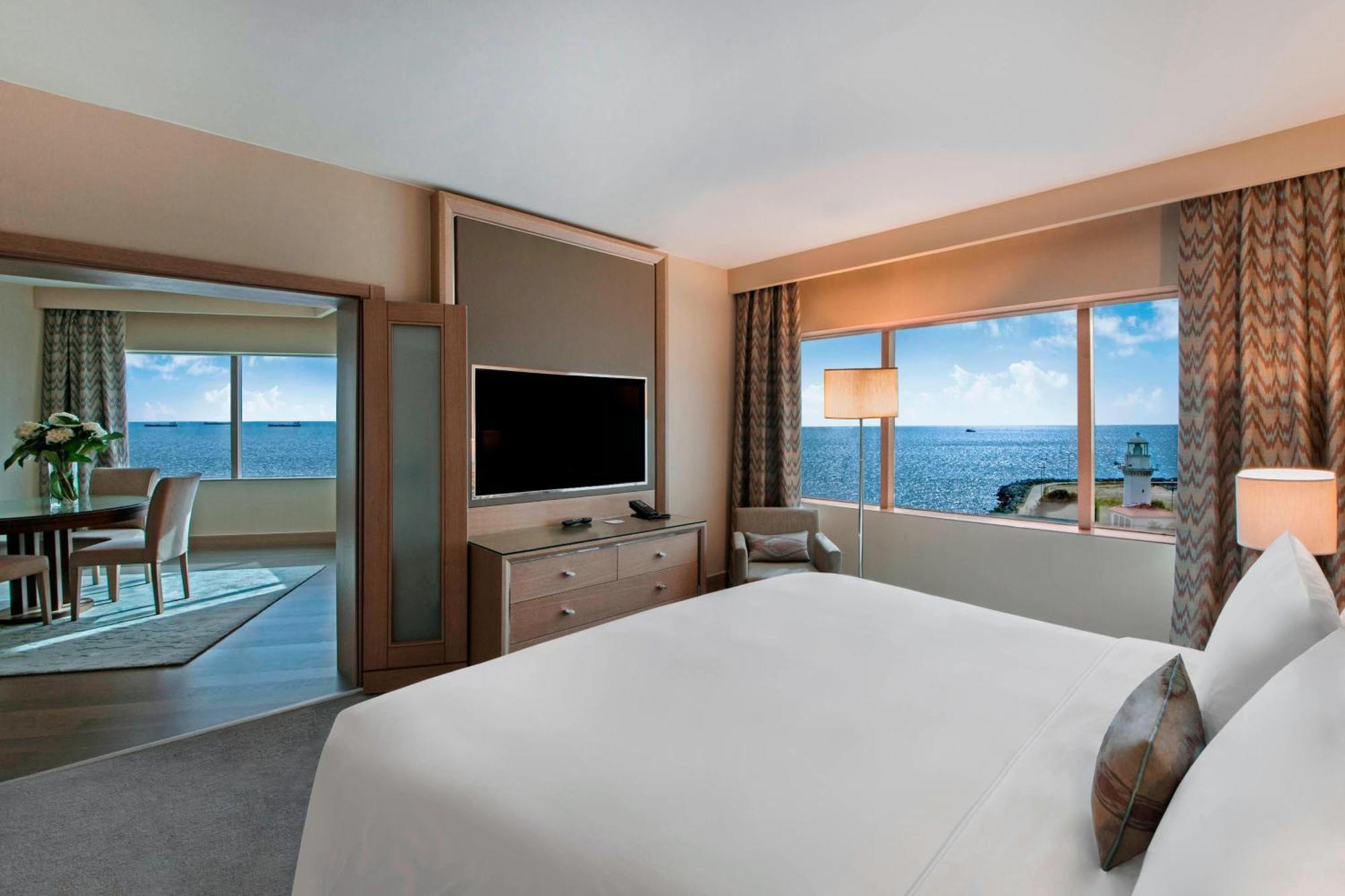 Renaissance Polat Istanbul Hotel Экстерьер фото A bedroom at the Westin Maldives